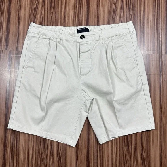 ASOS Design Beige Pleated Shorts Mens Size 34 x 7.5" Inseam Button Fly - Picture 2 of 11
